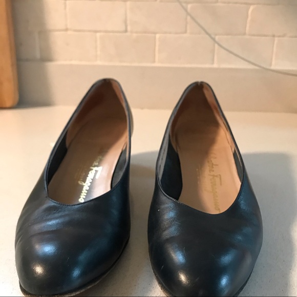 Navy Salvatore Ferragamo Leather Pumps - Picture 3 of 14